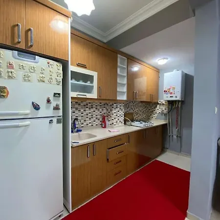 Aden Sehir Ve Doga Manzarali 4 Katli