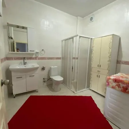 Aden Sehir Ve Doga Manzarali 4 Katli Villa