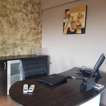 Aden Sehir Ve Doga Manzarali 4 Katli Villa