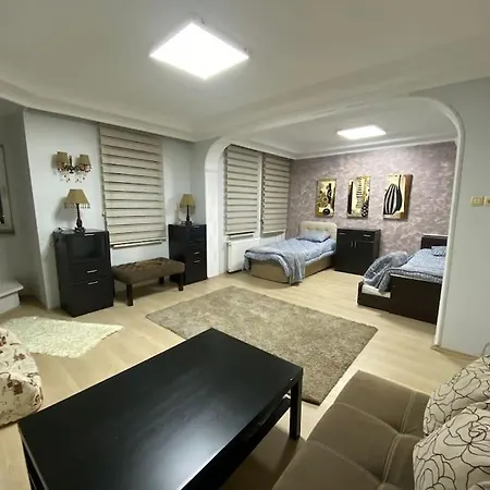Aden Sehir Ve Doga Manzarali 4 Katli