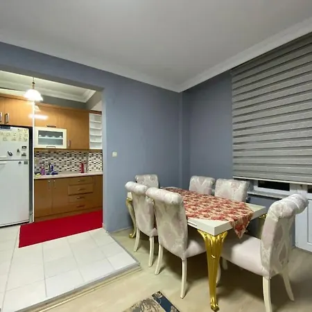 Aden Sehir Ve Doga Manzarali 4 Katli Villa